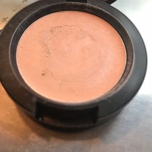 Mac Pro sculpting cream